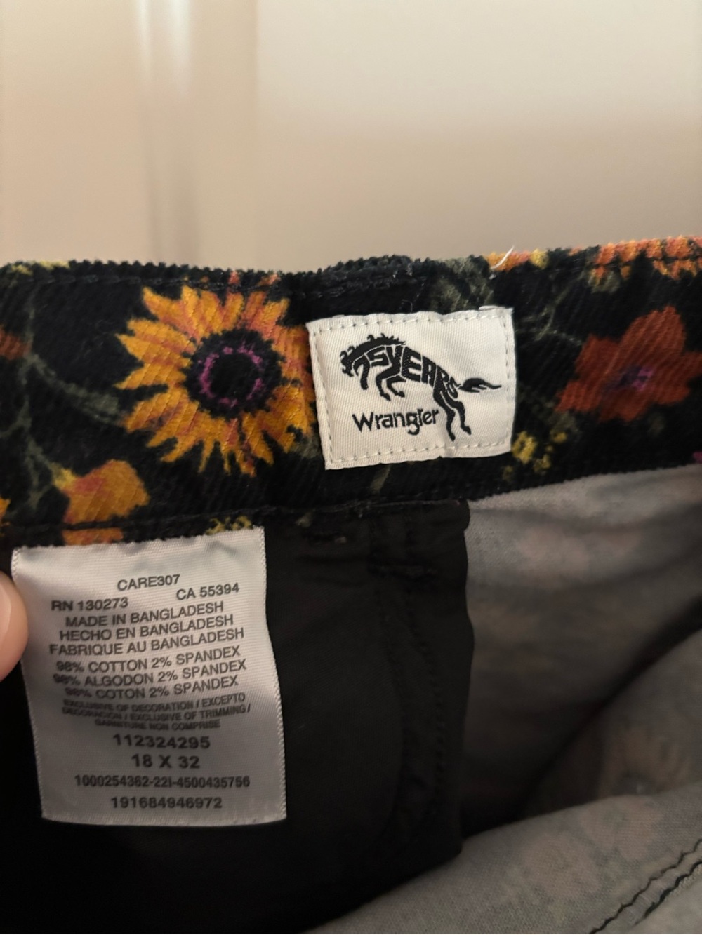 Wrangler Women's Fierce Flare Corduroy Pants, Midnight Floral, Size 18 x 32 - Picture 4 of 4